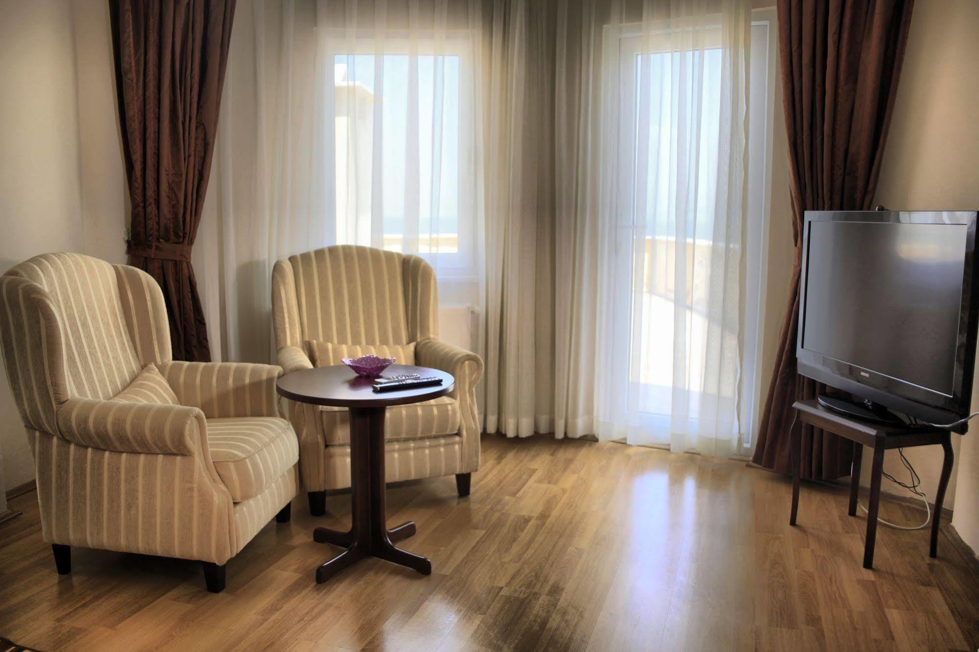 Dogalya Hotel Муданья Экстерьер фото