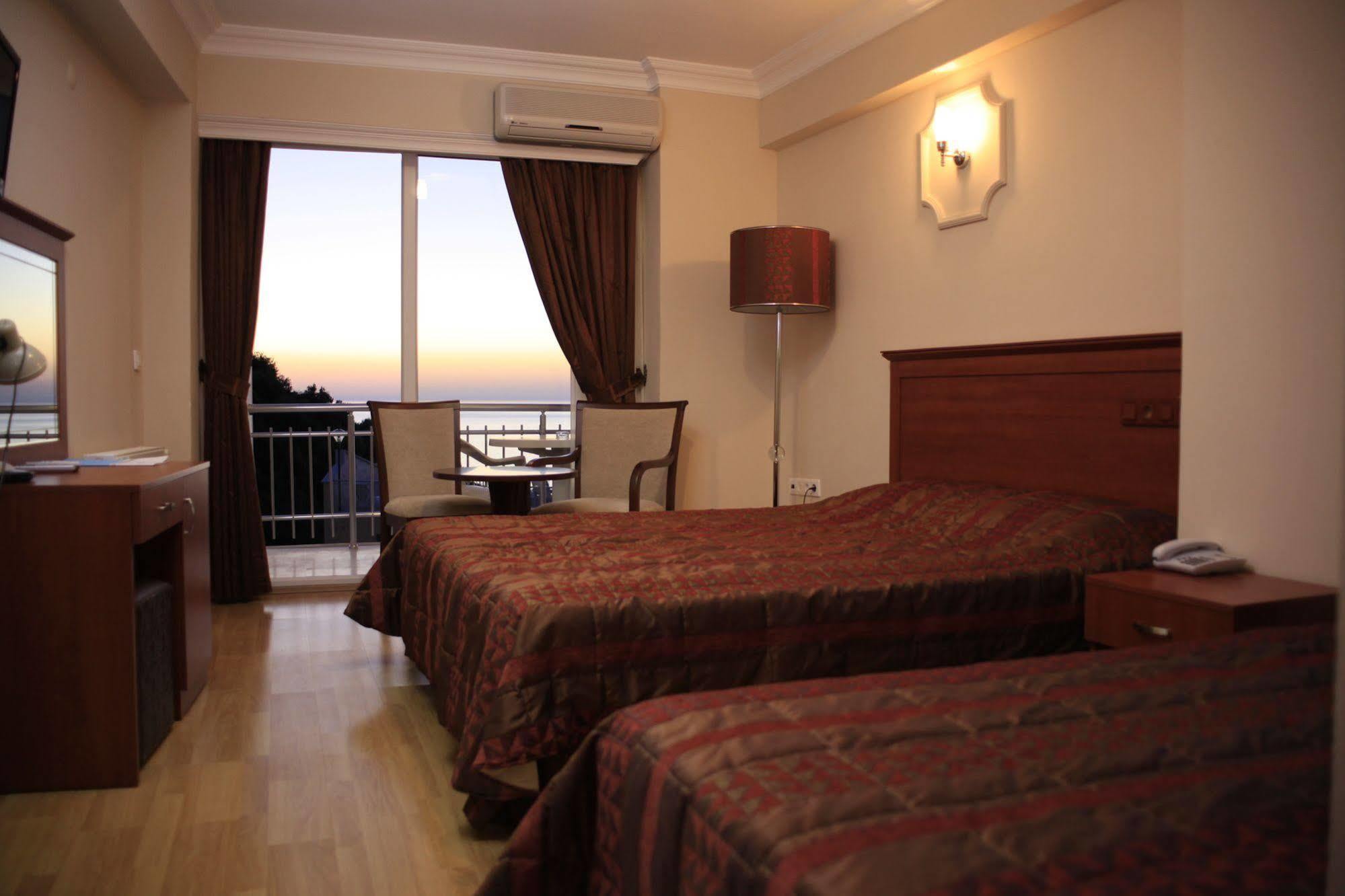 Dogalya Hotel Муданья Экстерьер фото